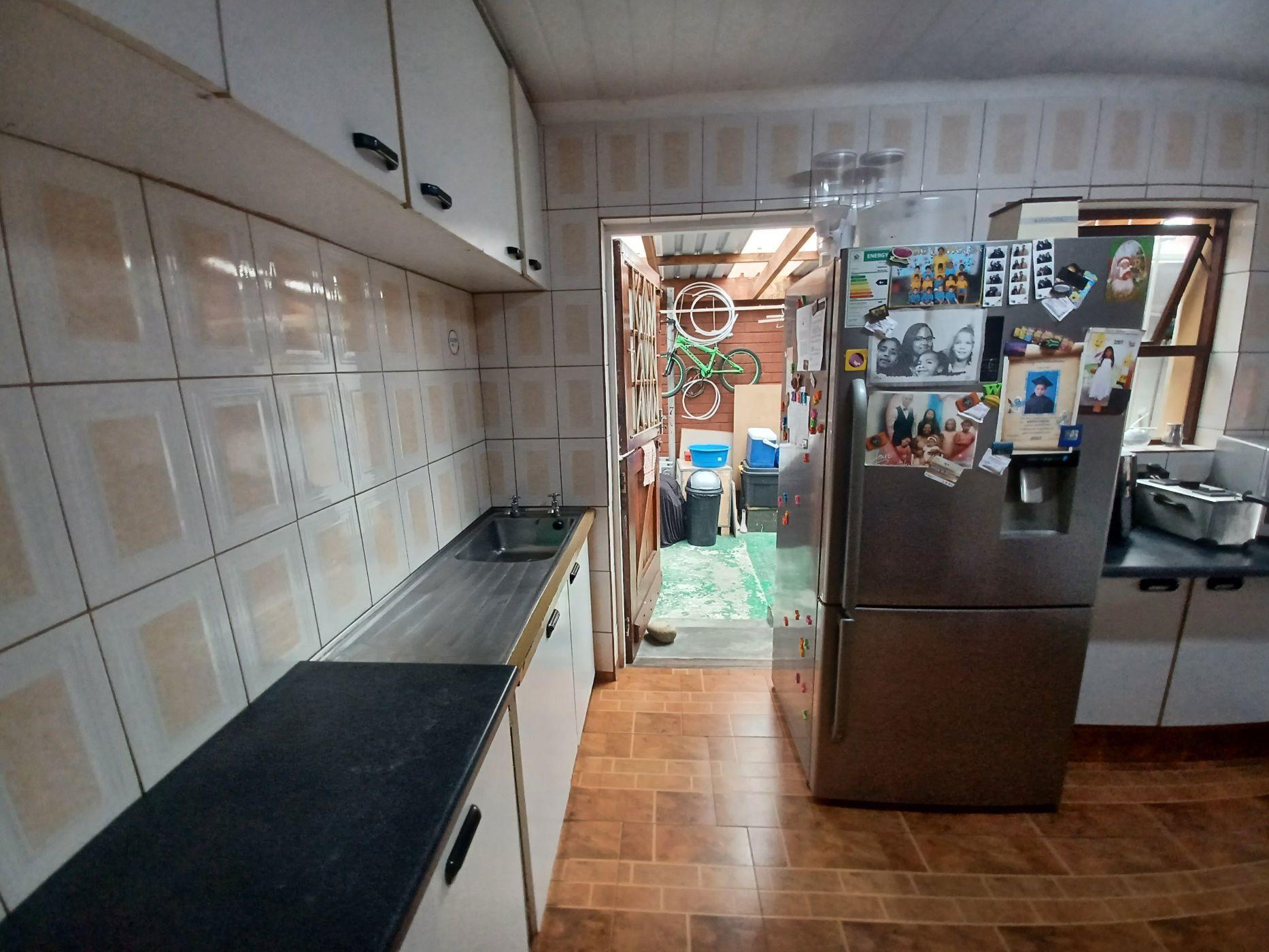 Image 2 of 6