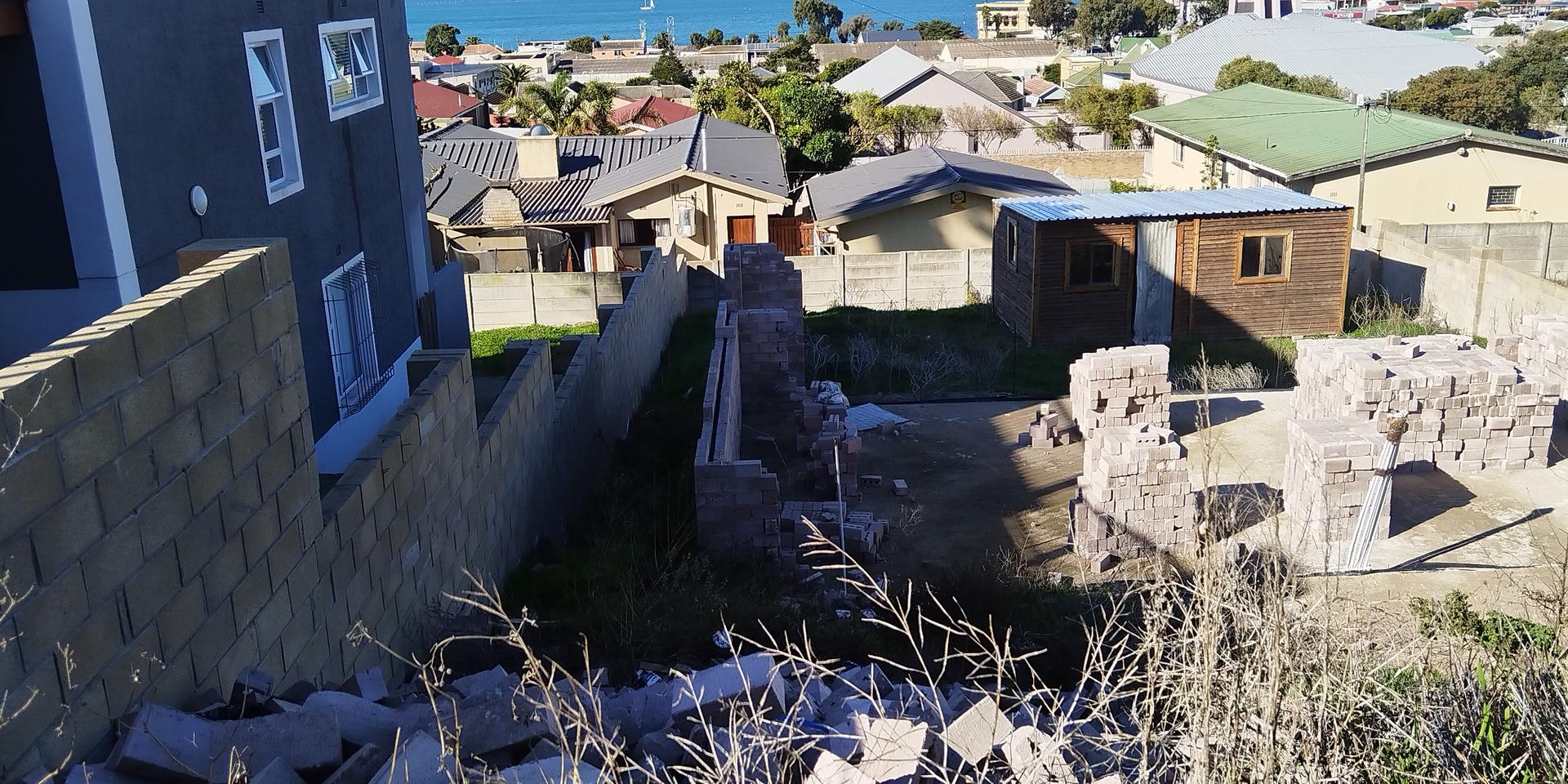 Image 4 of 6
