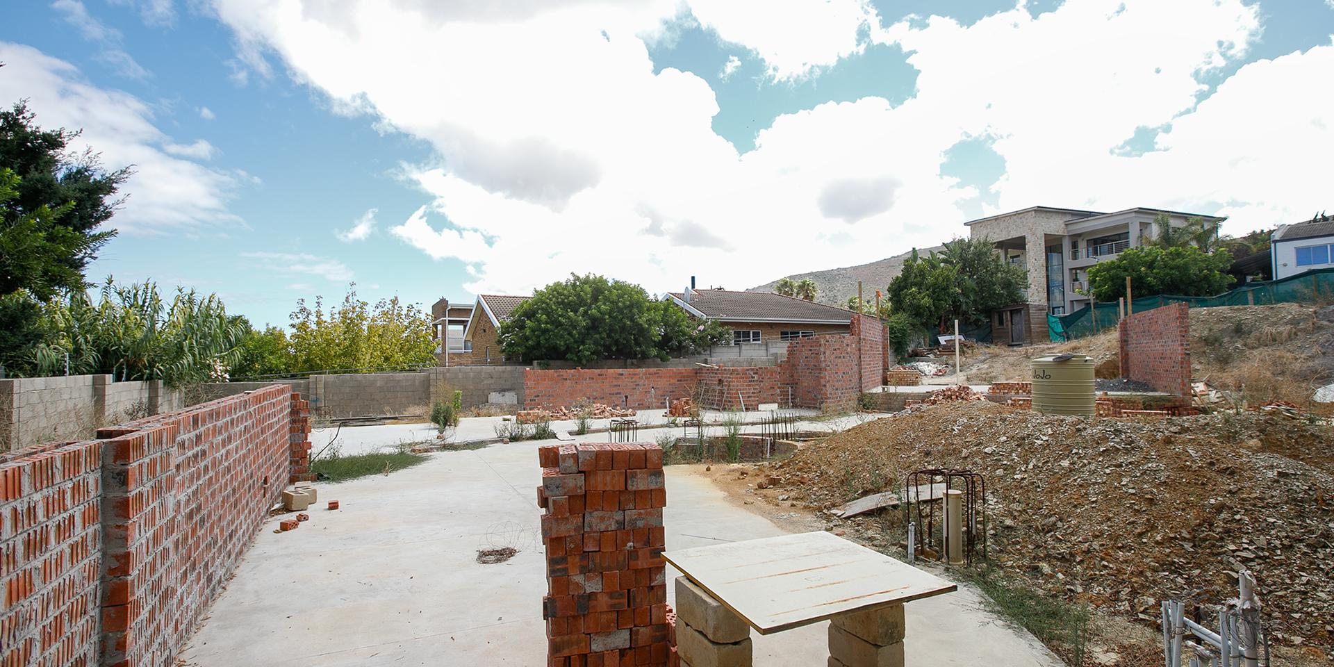Image 4 of 6