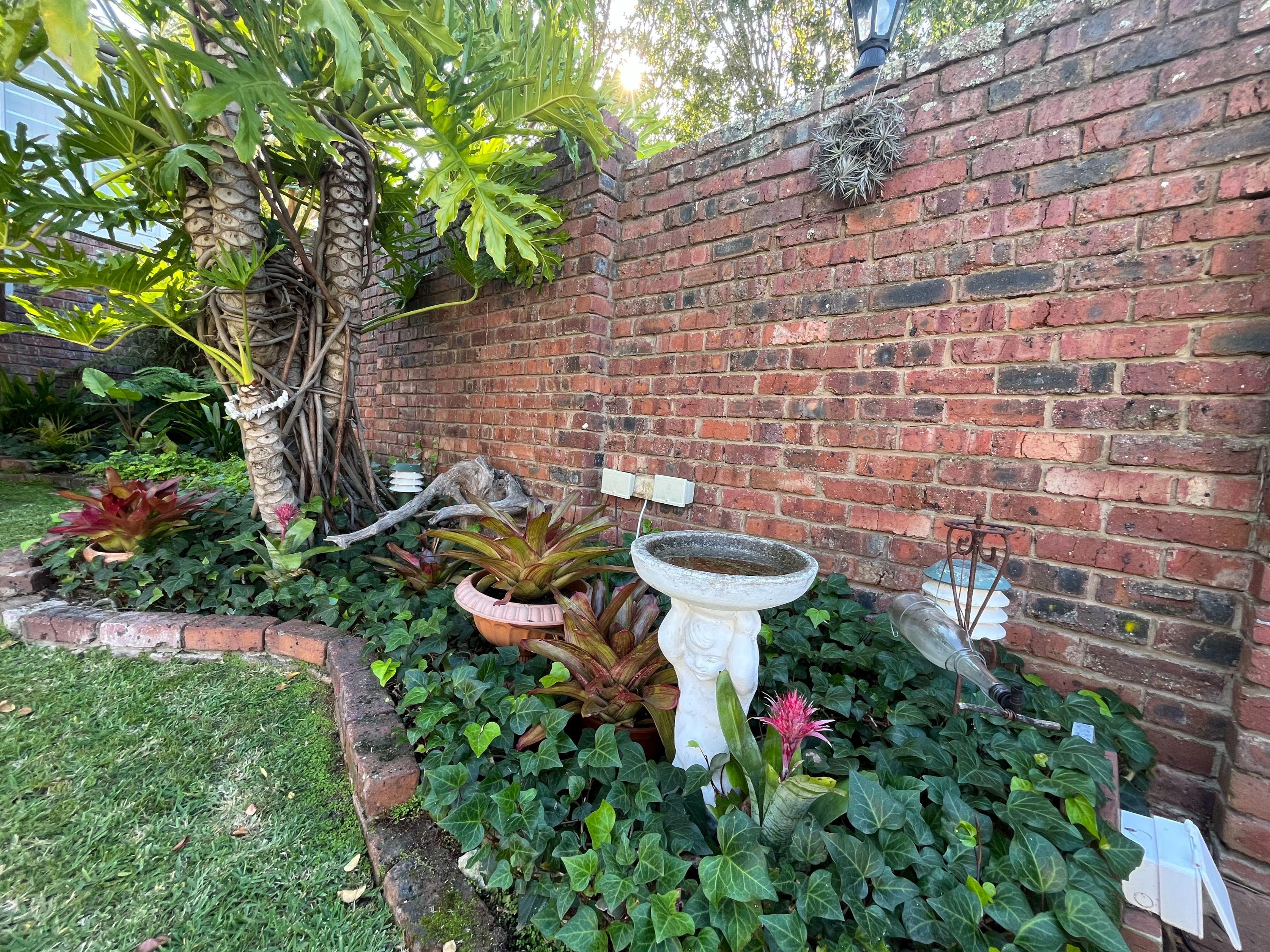 Image 4 of 6