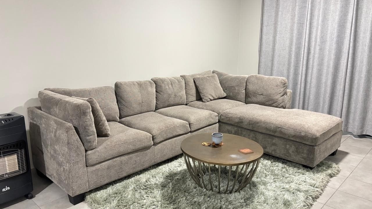 Image 4 of 6