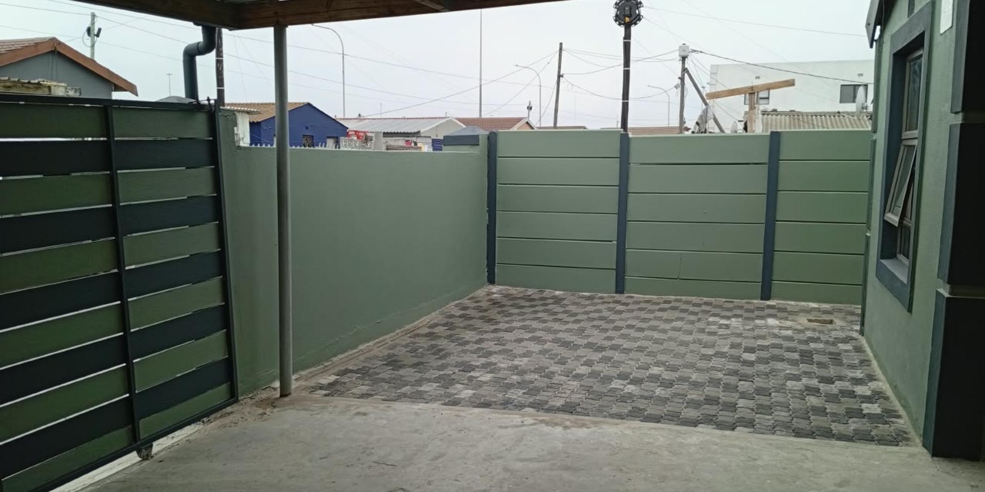 Image 3 of 6