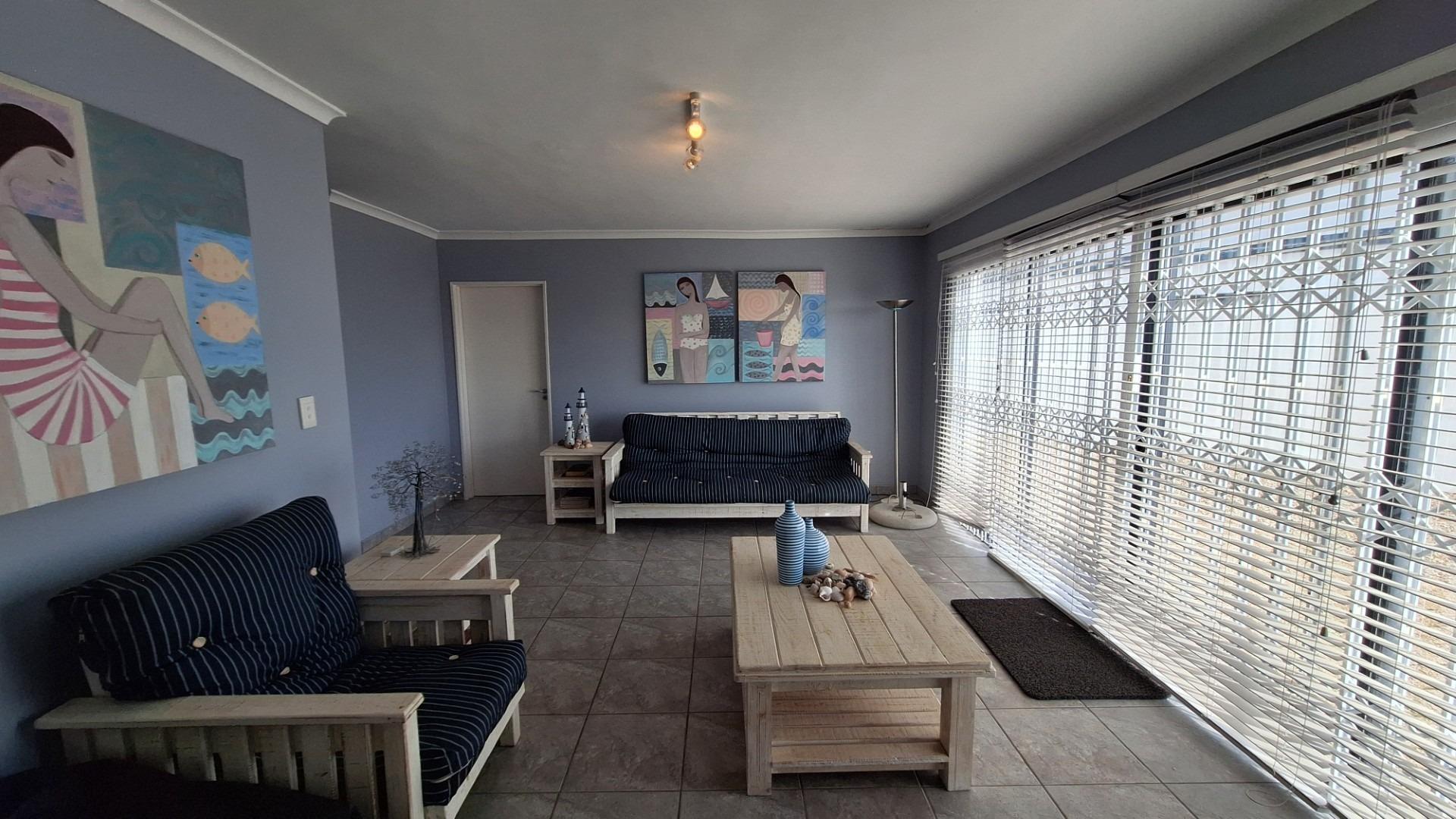 Image 2 of 6