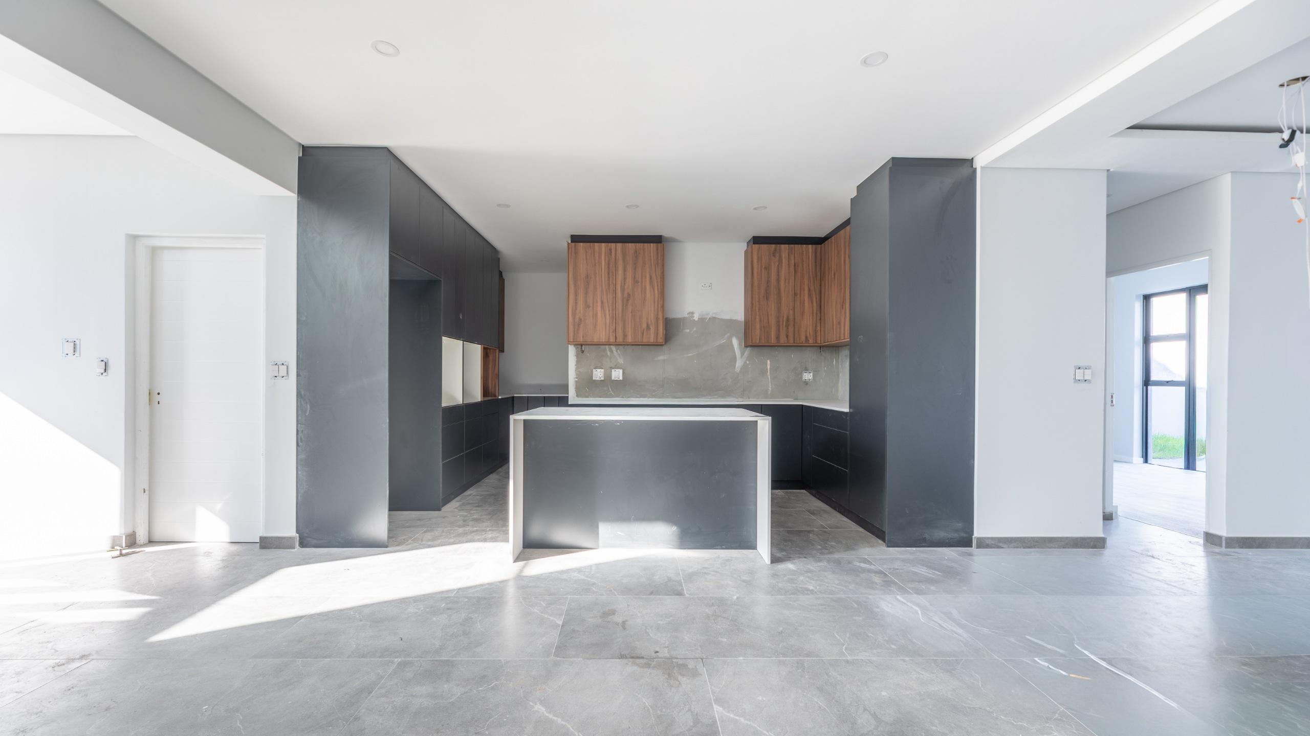 Image 4 of 6