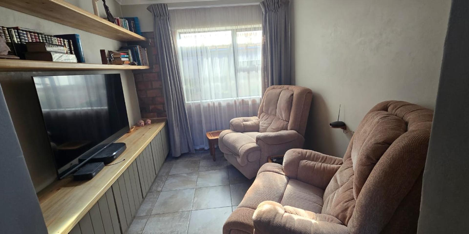 Image 5 of 6