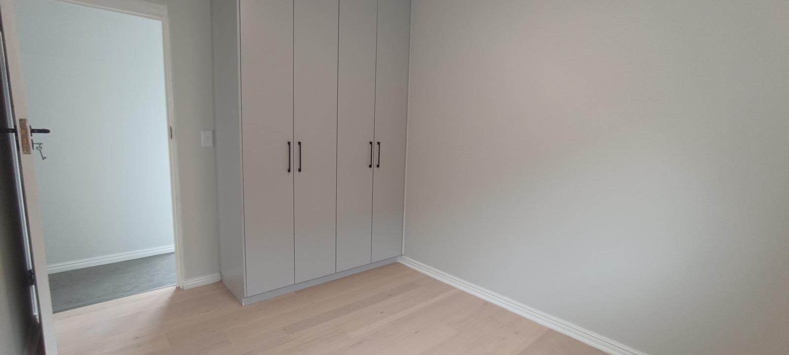 Image 2 of 6