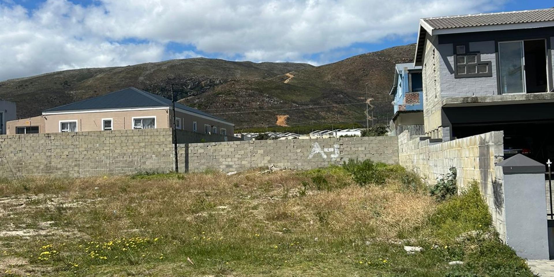 Image 2 of 6