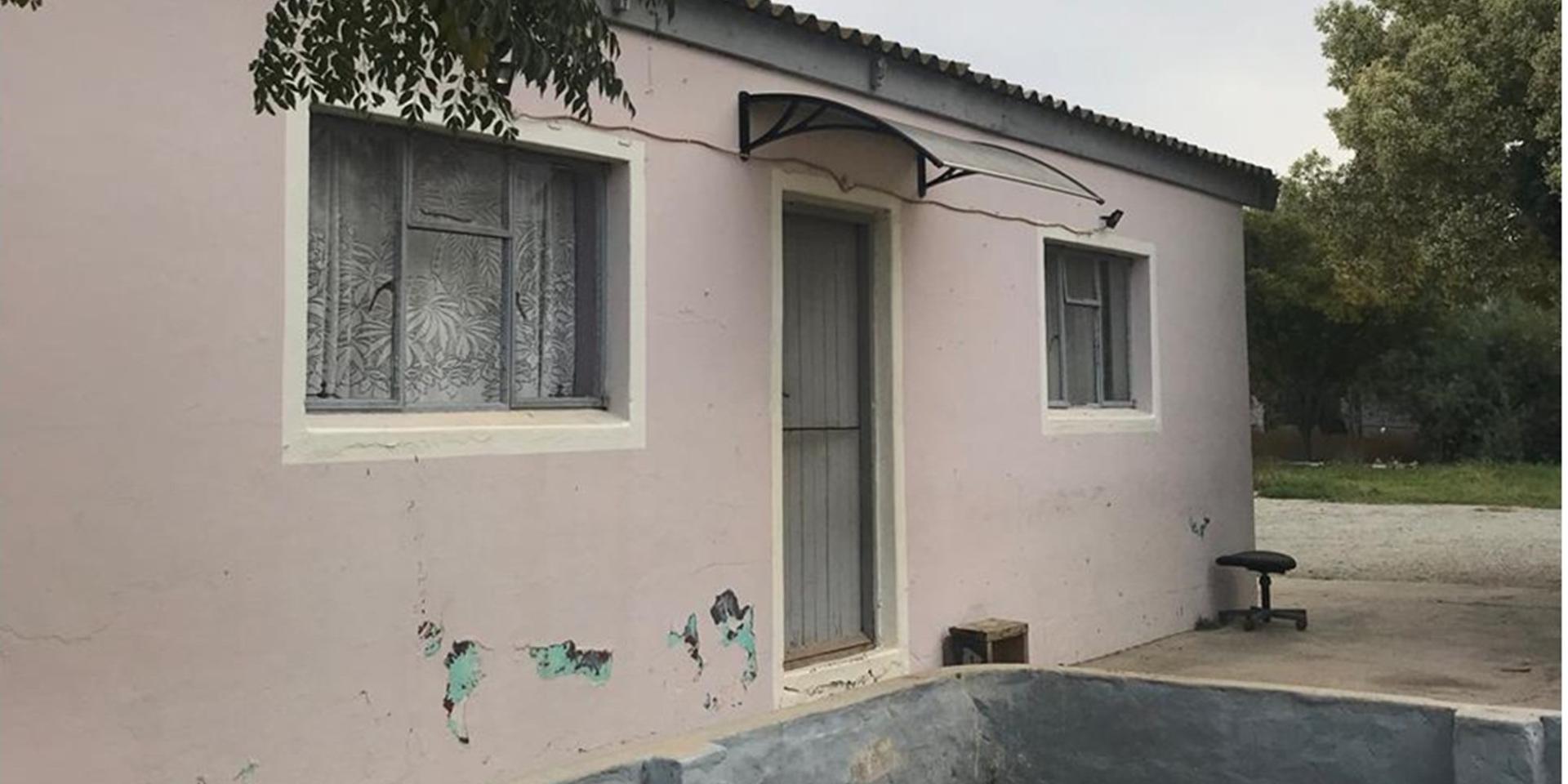 Image 4 of 6