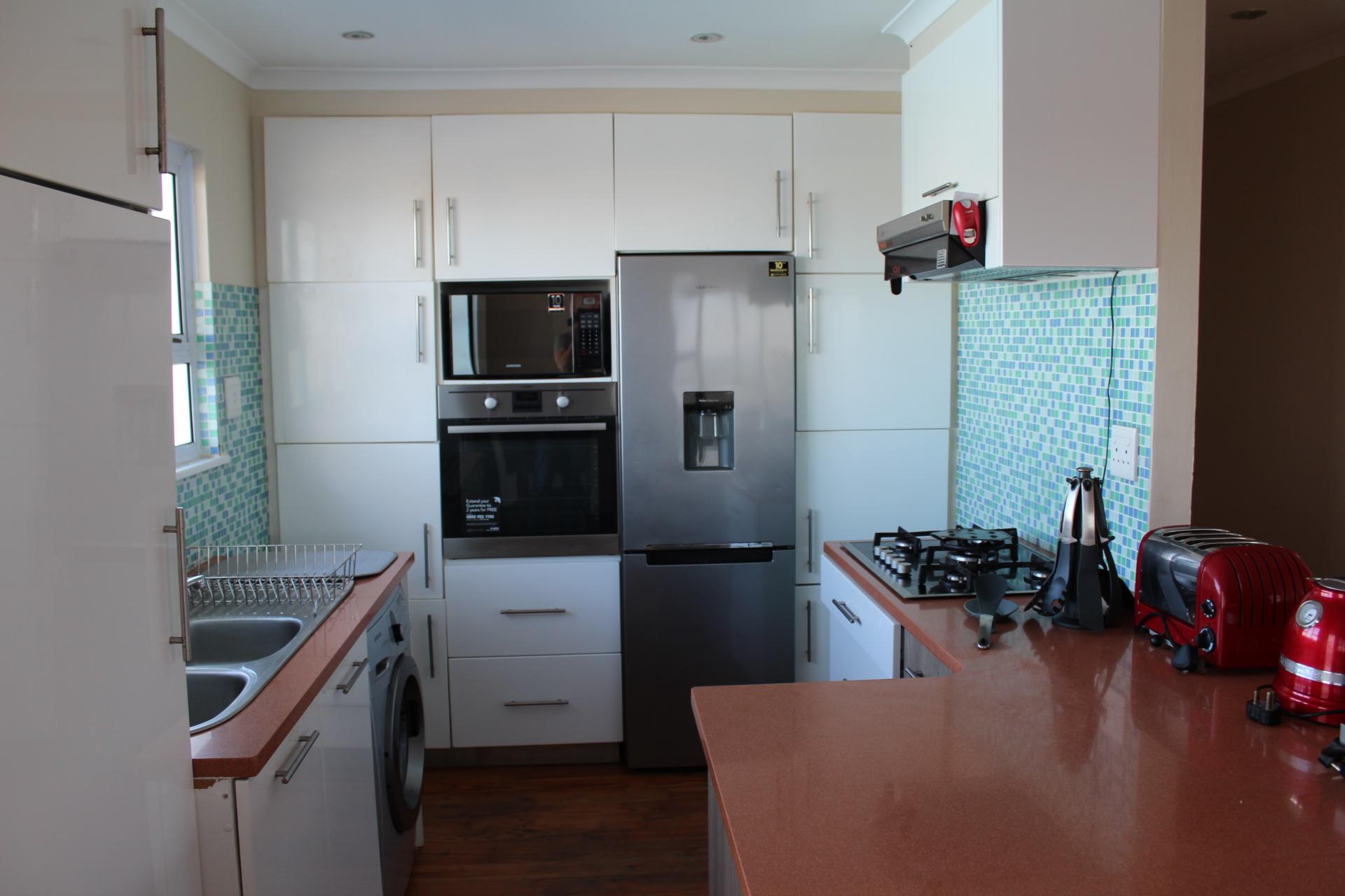Image 4 of 6