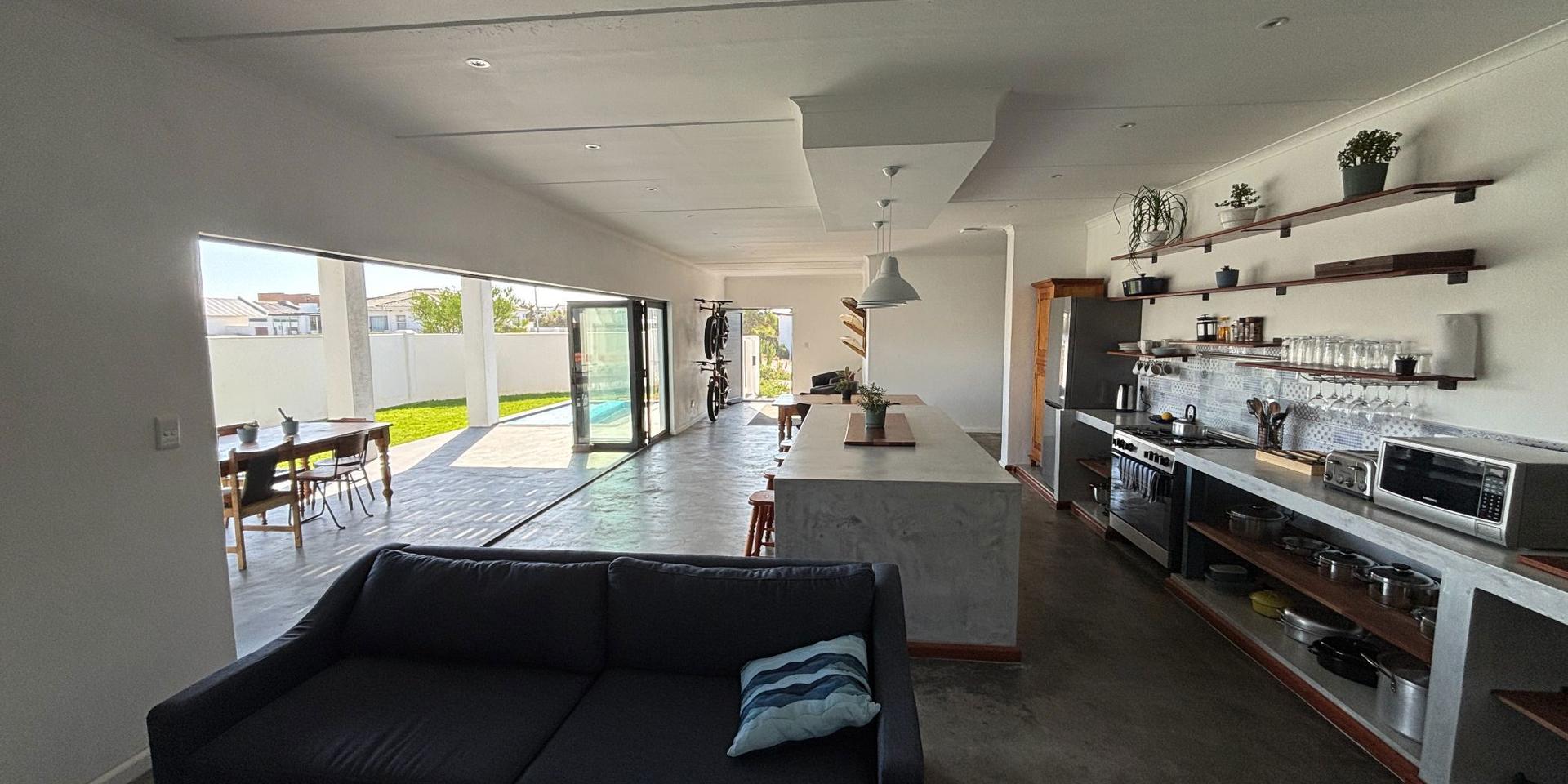 Image 3 of 6