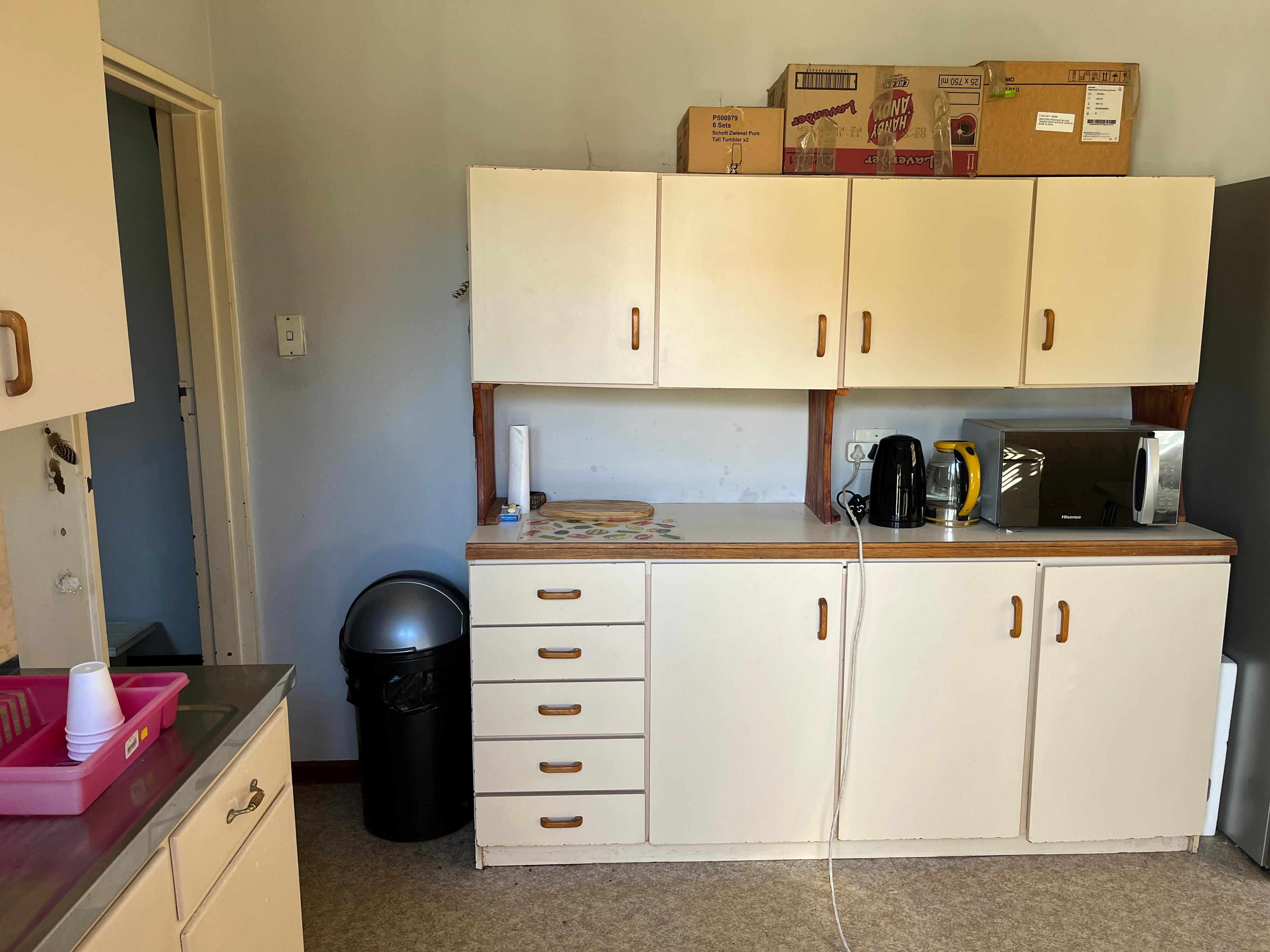 Image 2 of 6