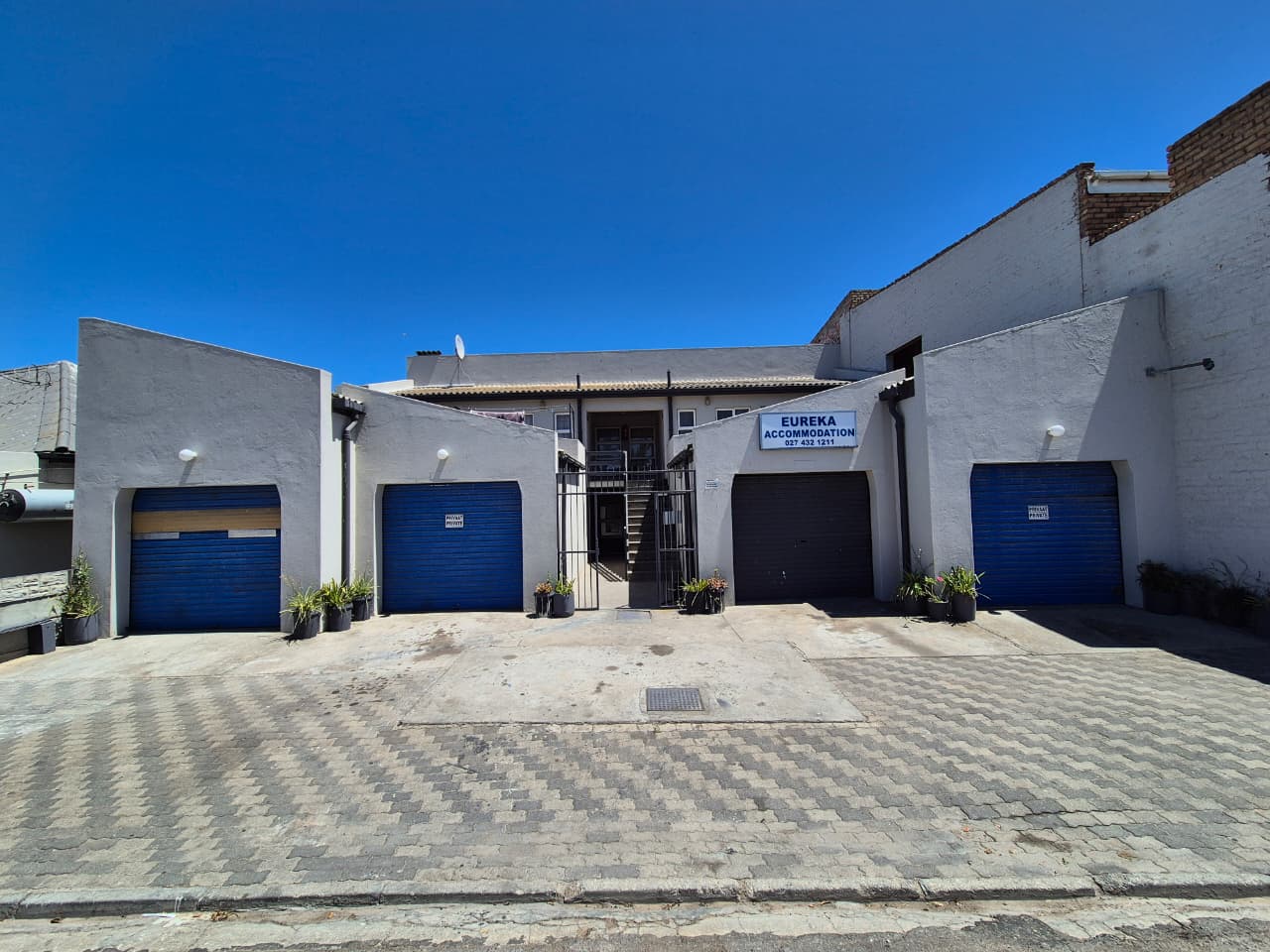 Image 4 of 6