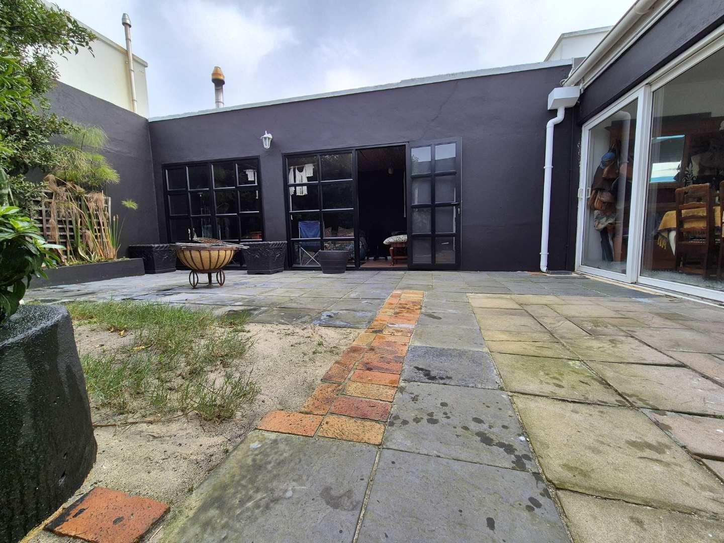 Image 4 of 6