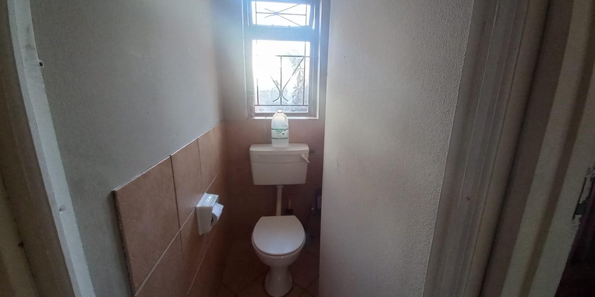 Image 4 of 6