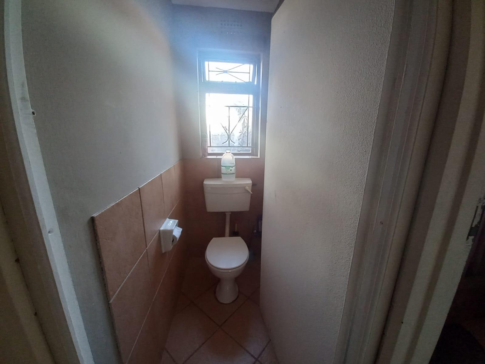 Image 4 of 6