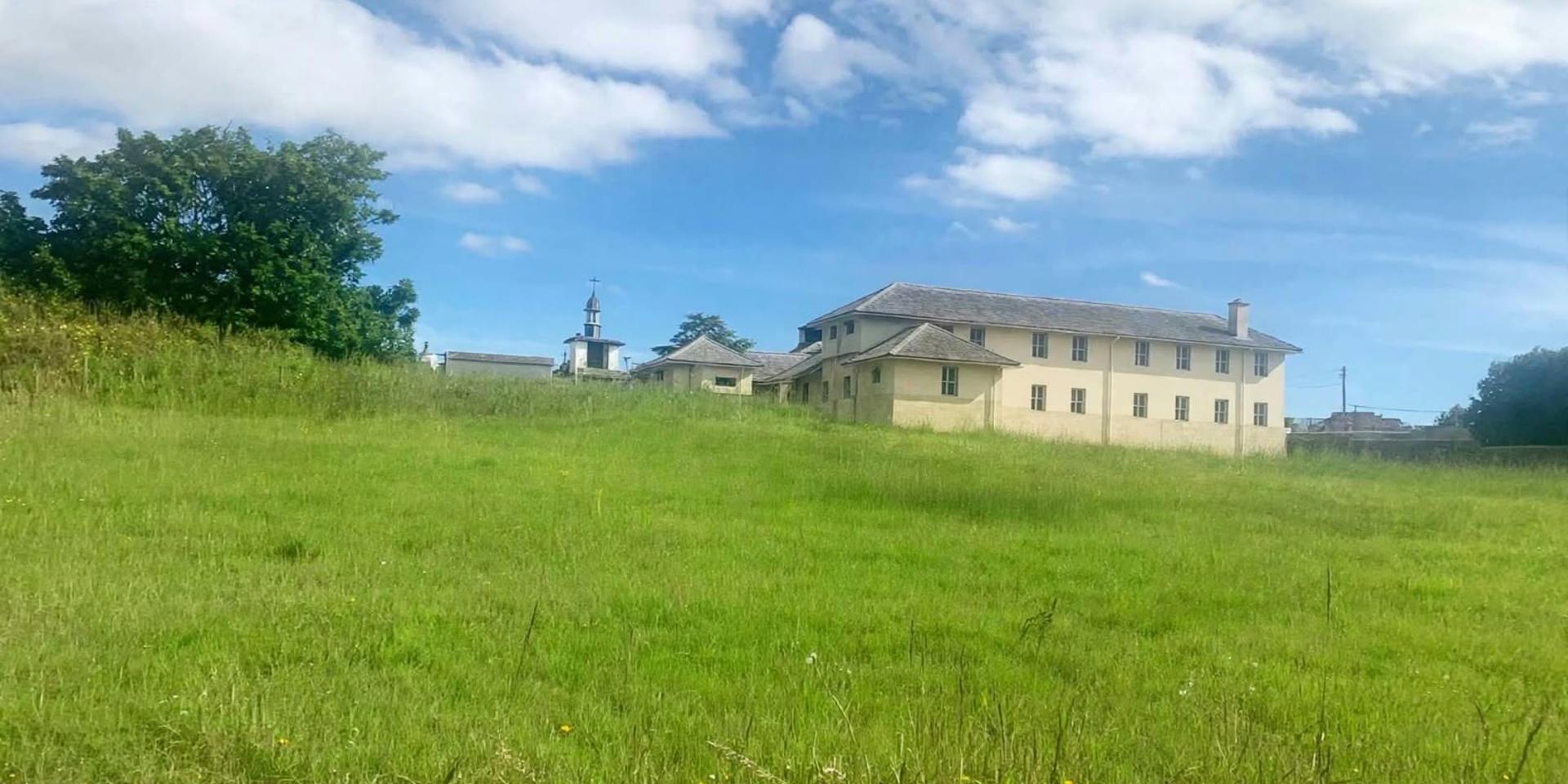 Image 4 of 6