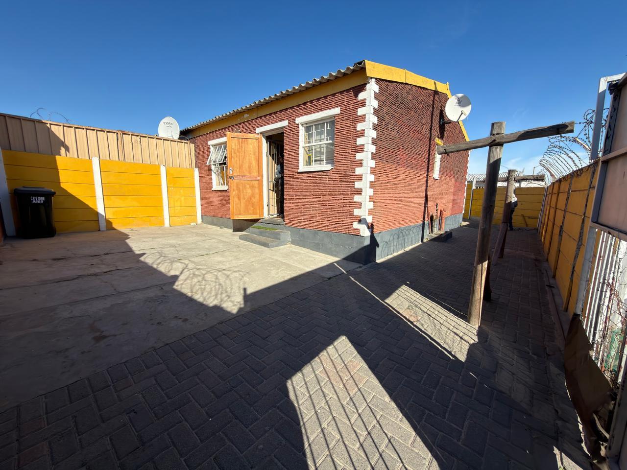 Image 1 of 6
