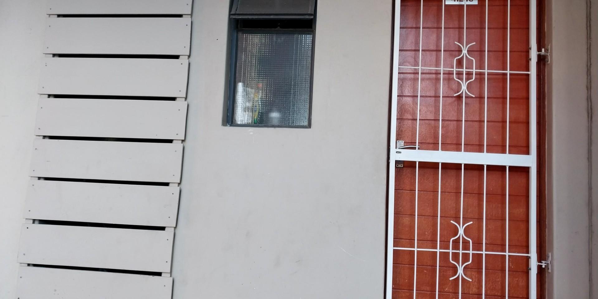 Image 1 of 6