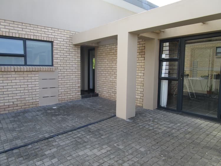 Main property image