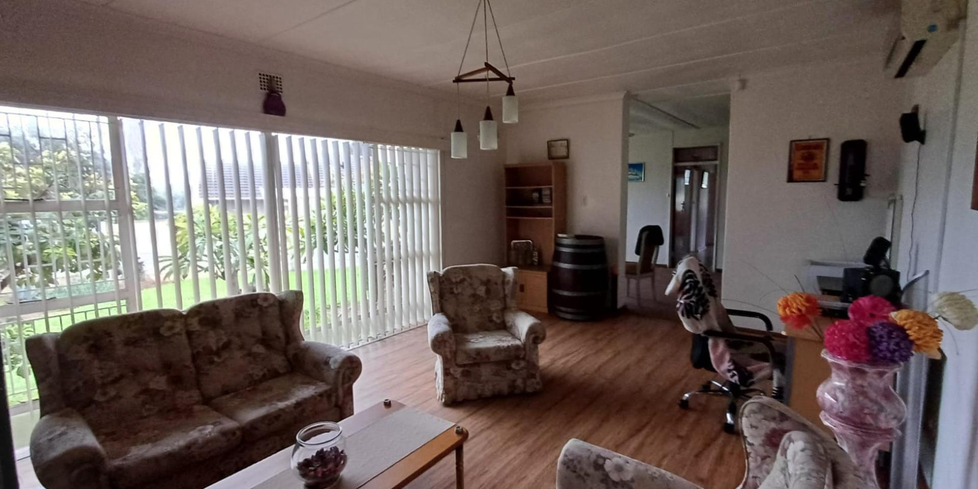 Image 4 of 6