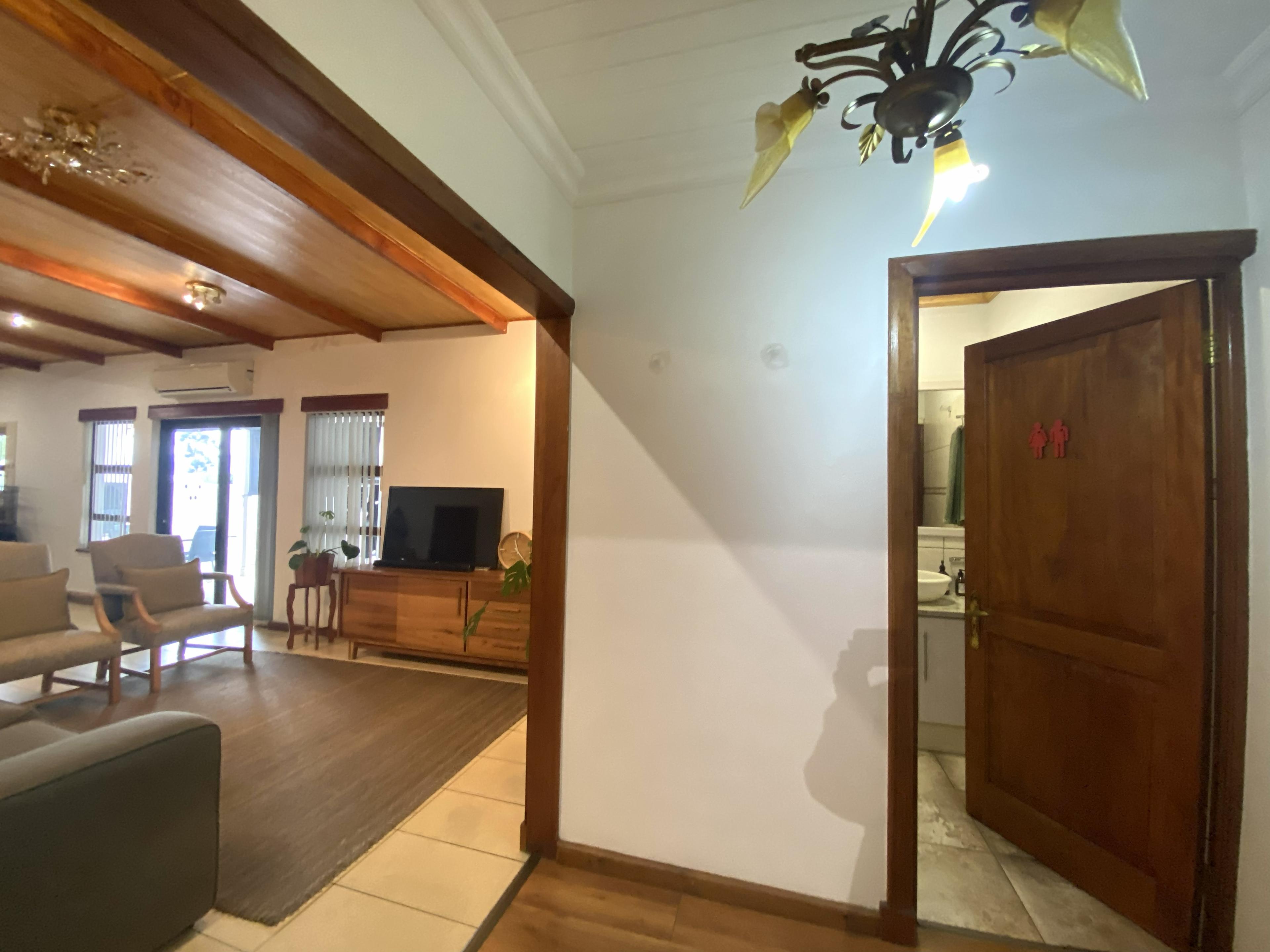 Image 4 of 6