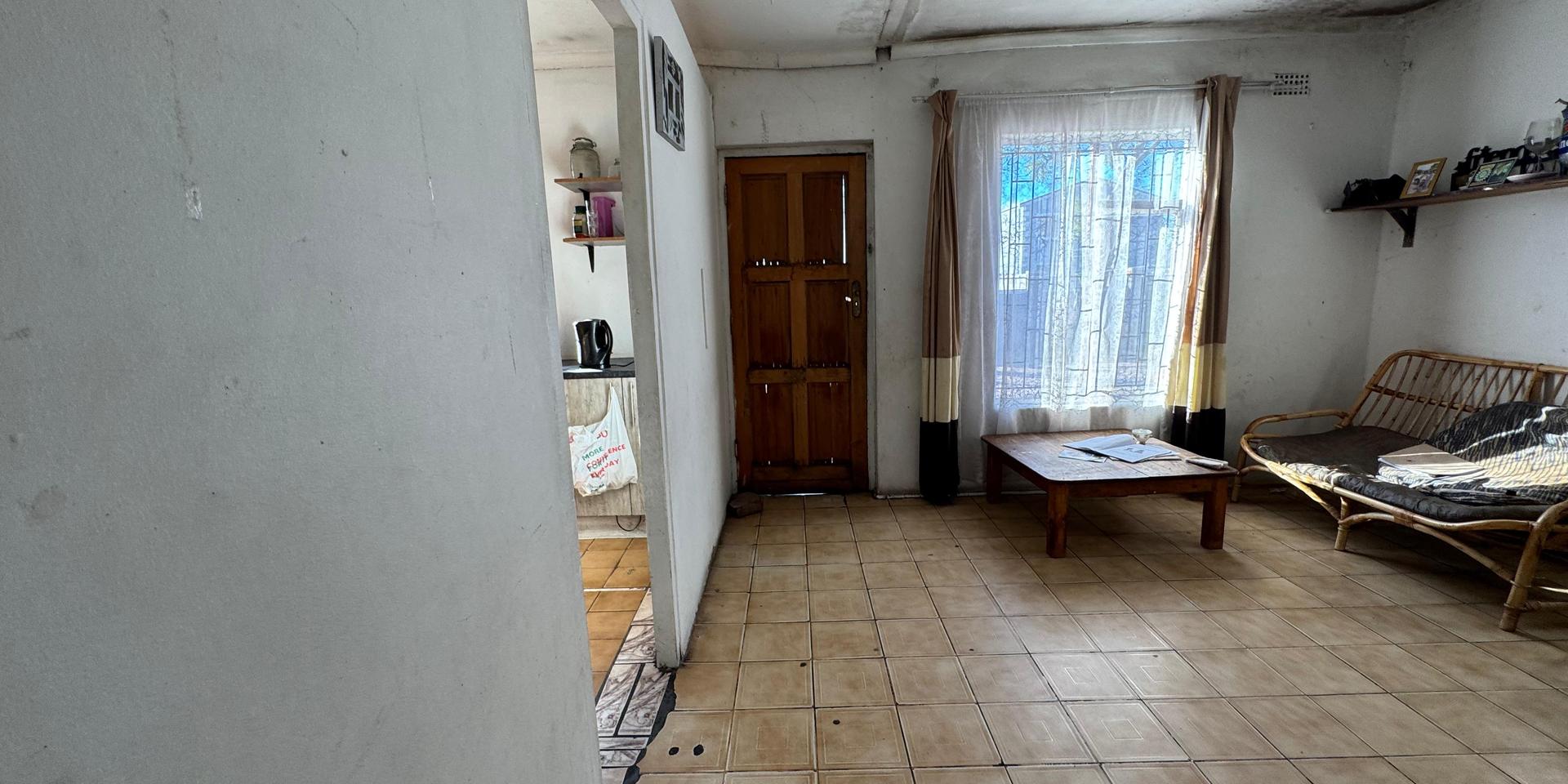 Image 2 of 6