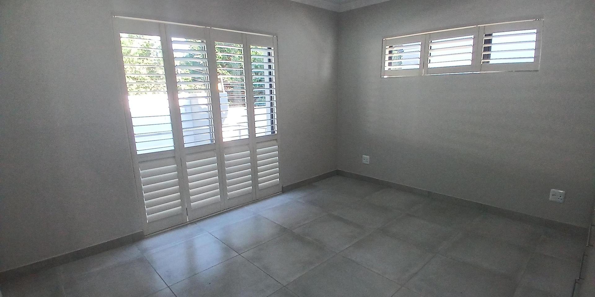 Image 4 of 6