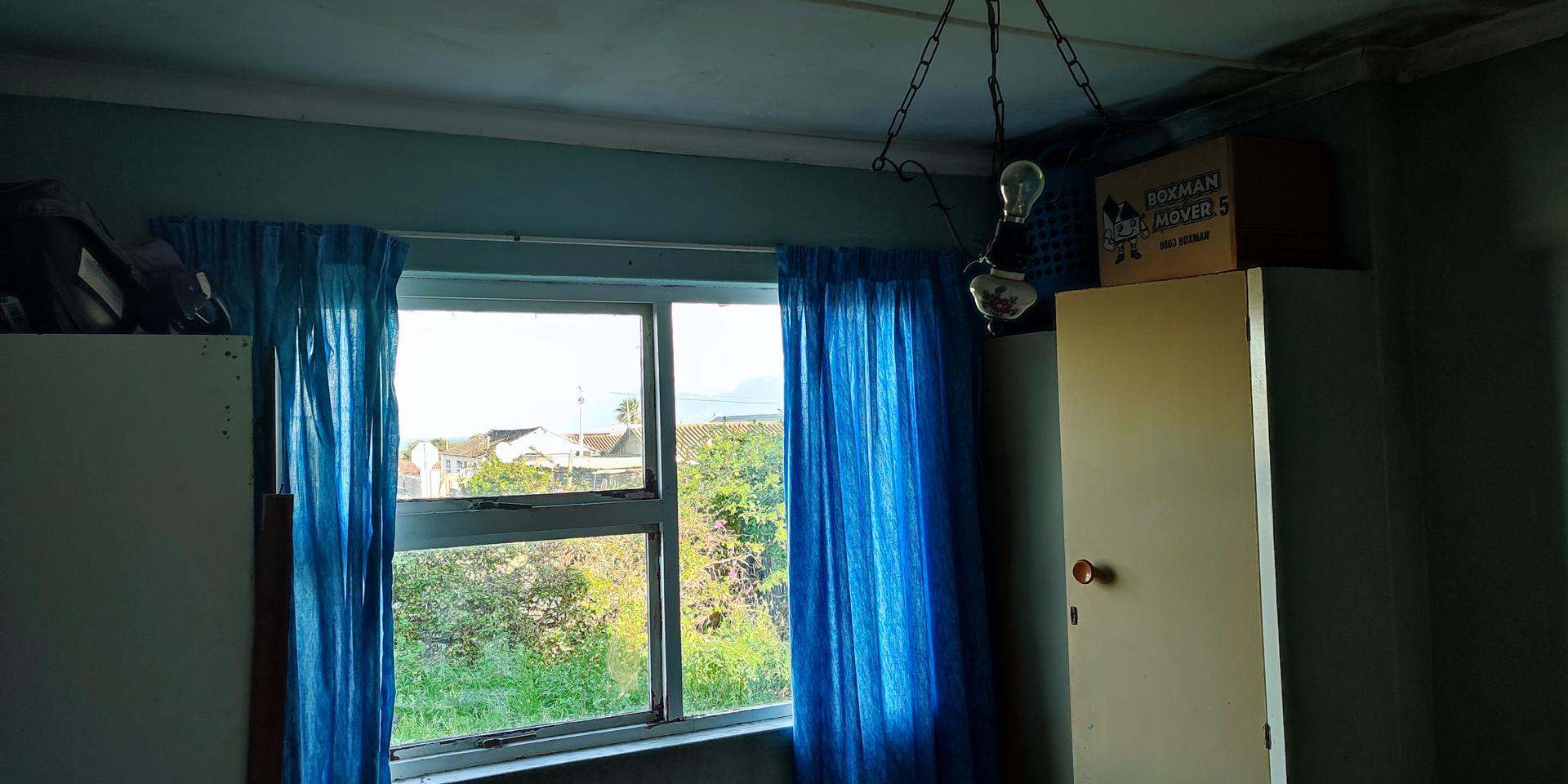 Image 4 of 6