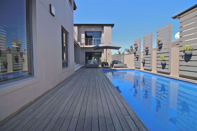 Main property image