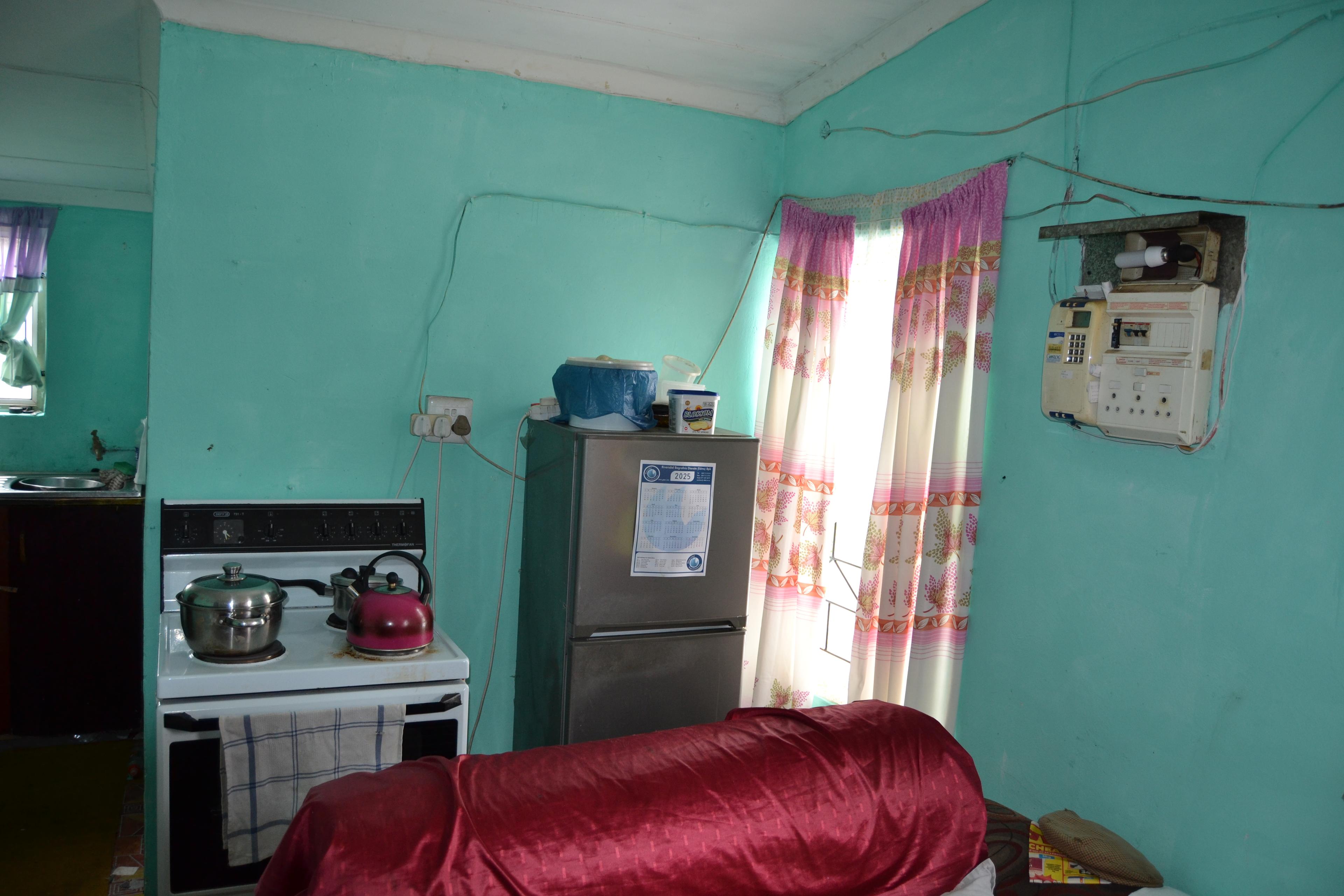 Image 3 of 6