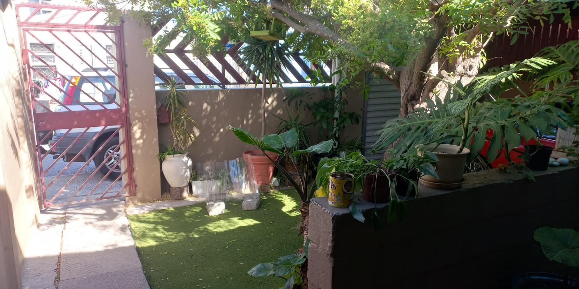 Image 2 of 6