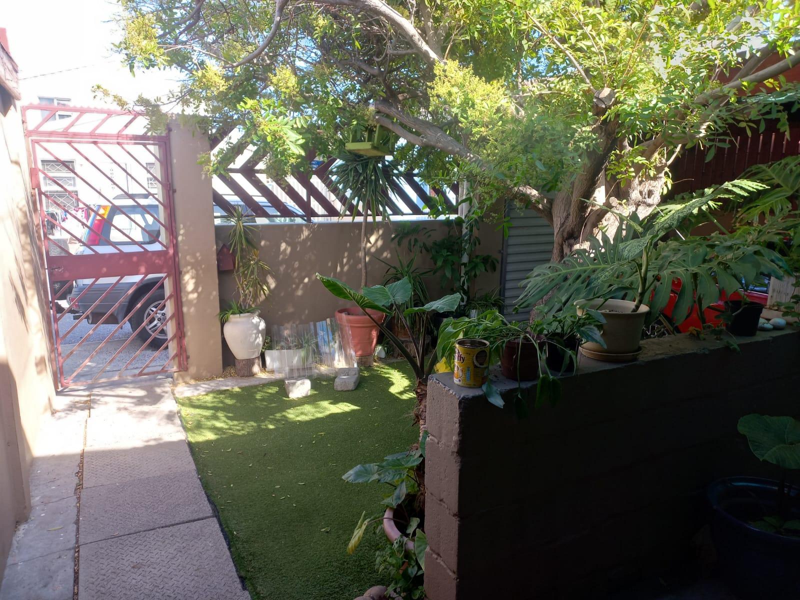Image 2 of 6