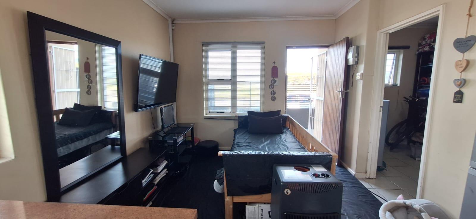 Image 3 of 6