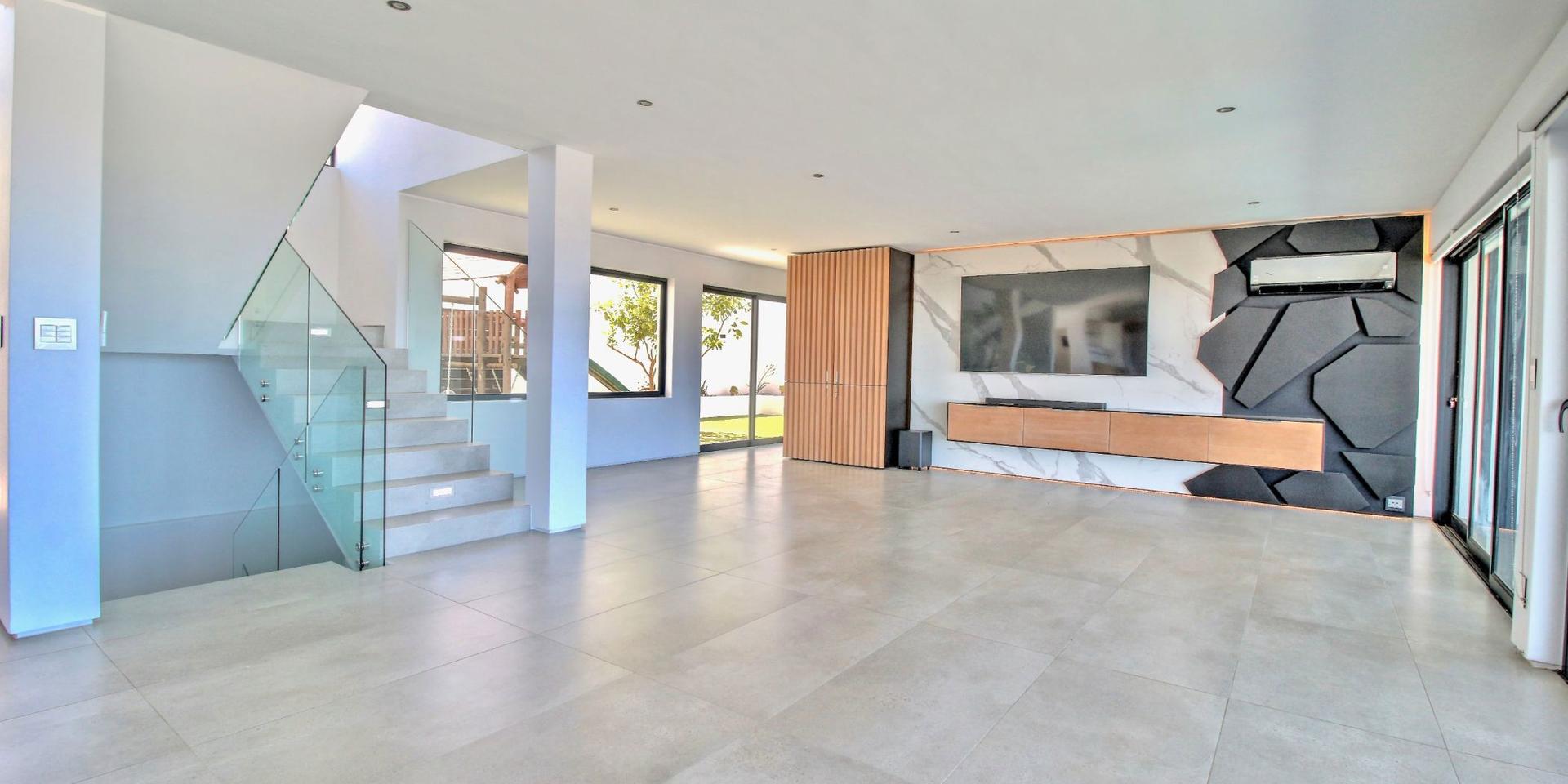 Image 5 of 6