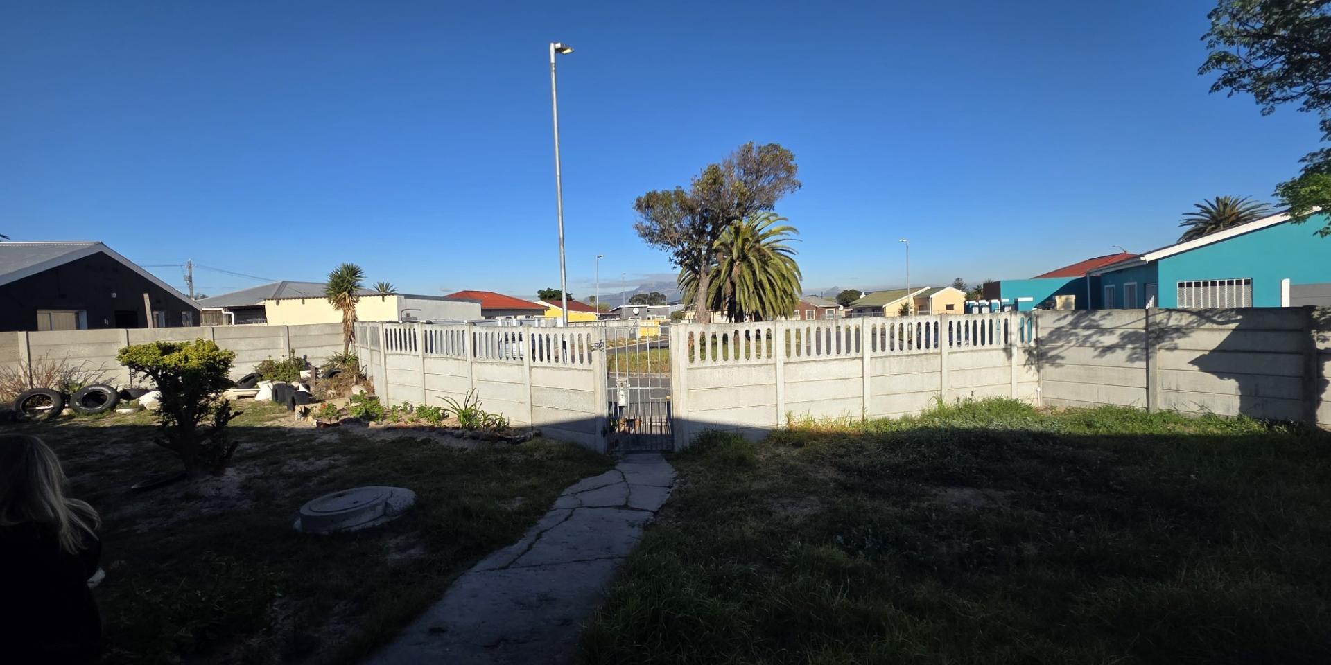 Image 2 of 6