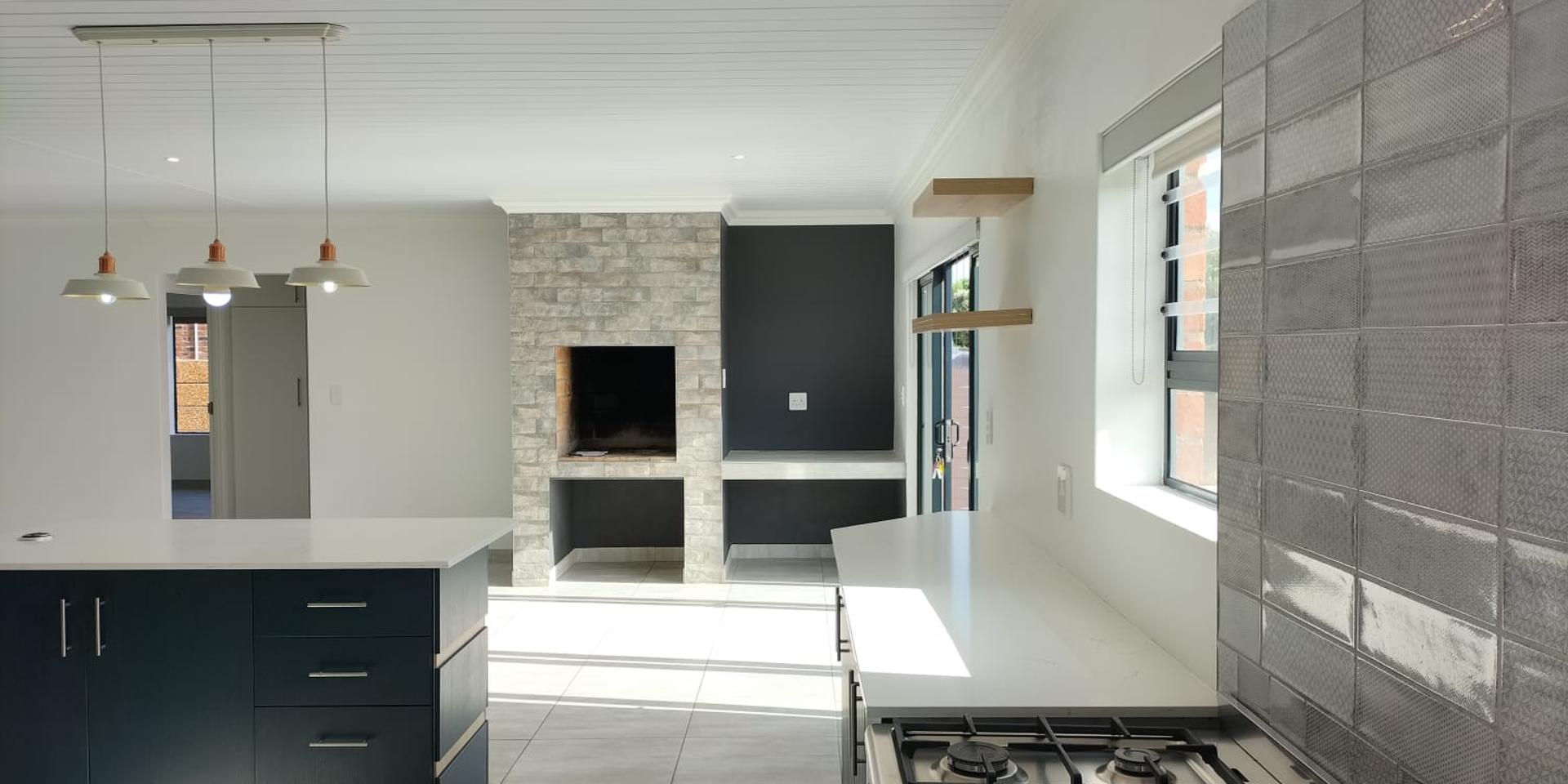 Image 4 of 6