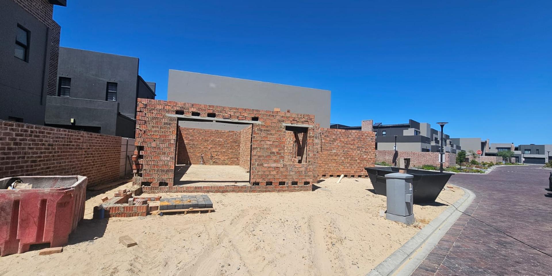 Image 4 of 6