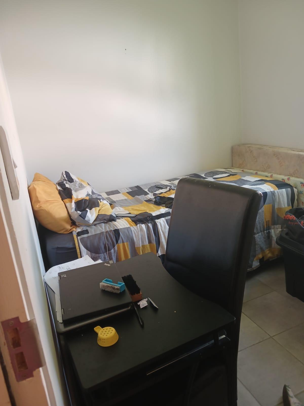 Image 3 of 6