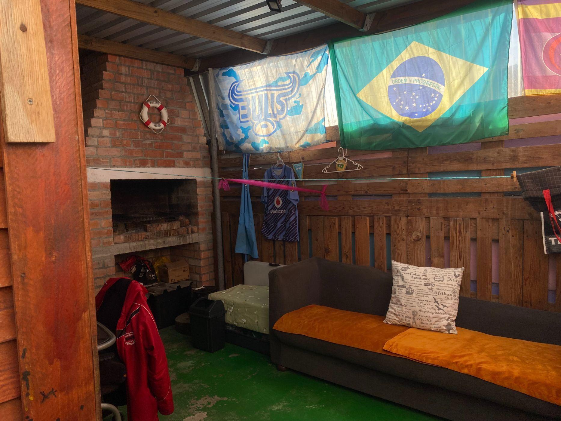 Image 5 of 6