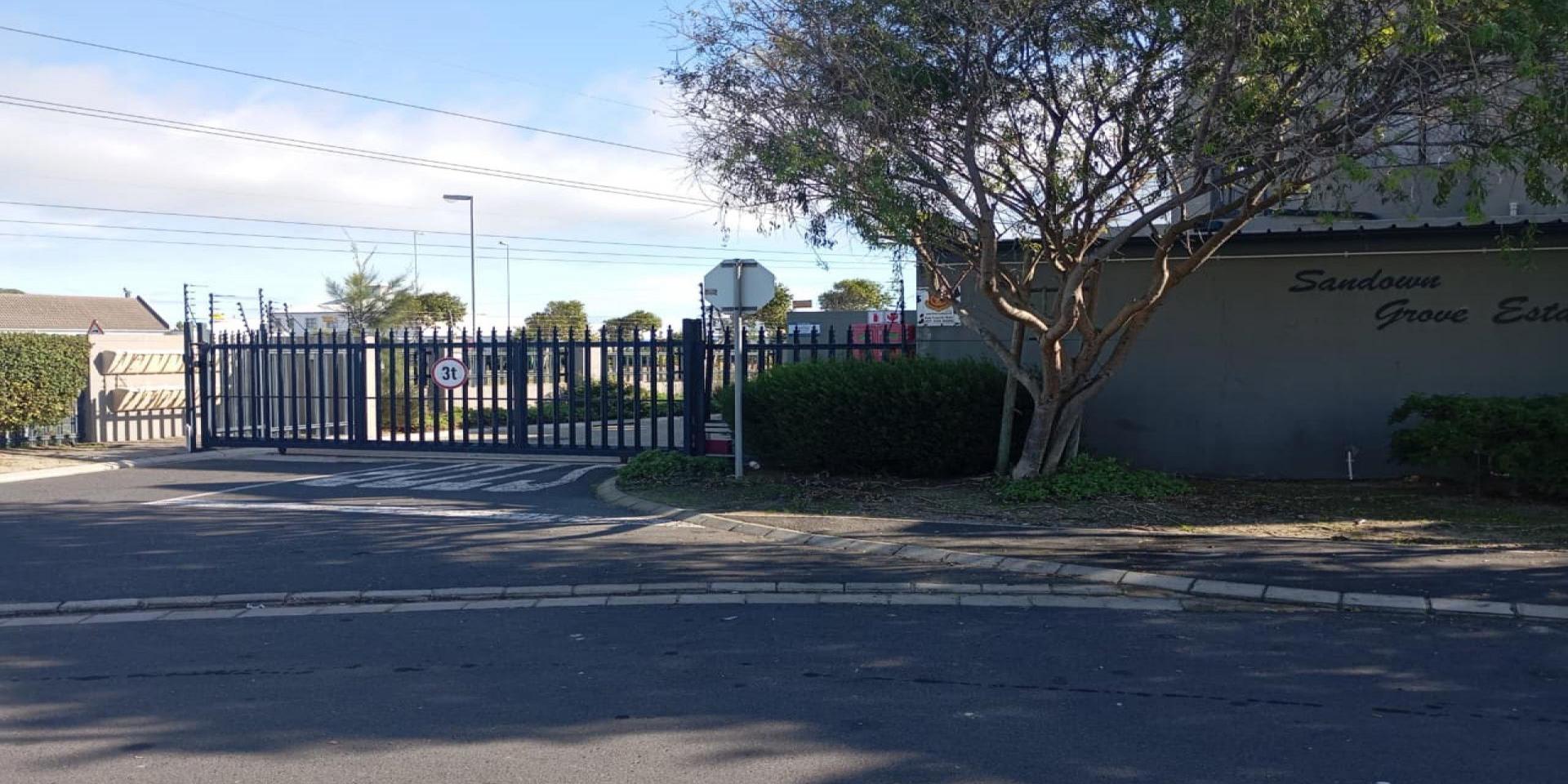 Image 4 of 6