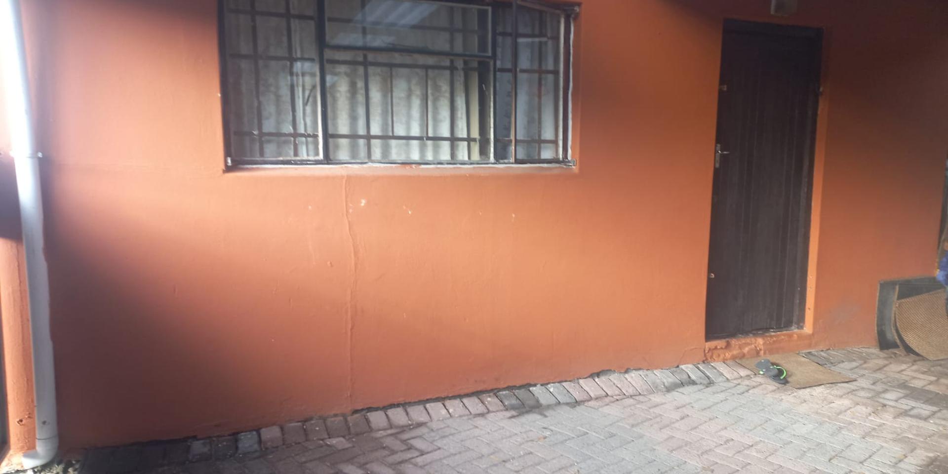 Image 5 of 6