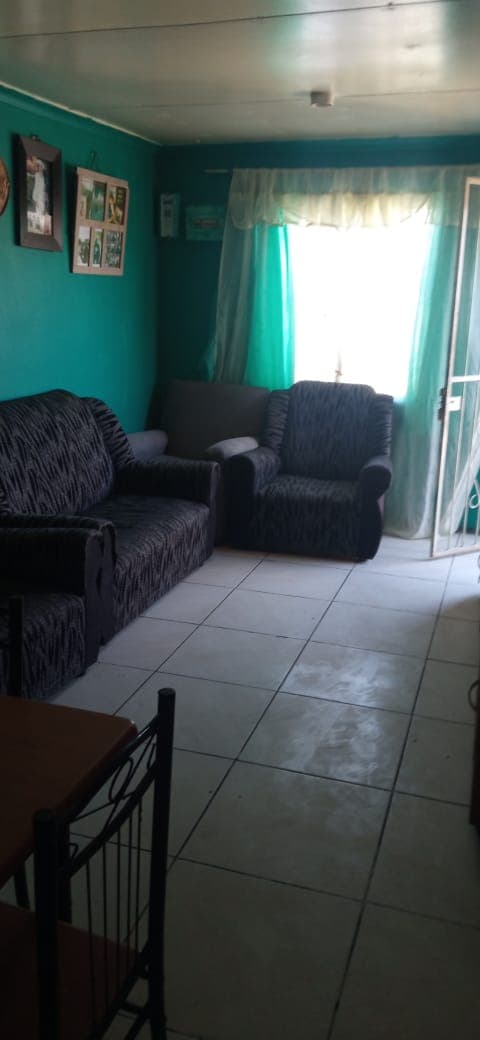 Image 4 of 6