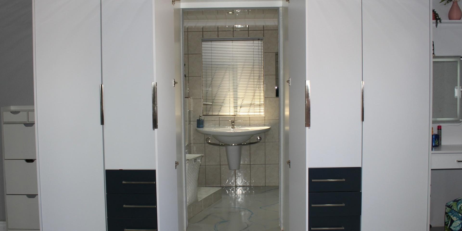Image 5 of 6