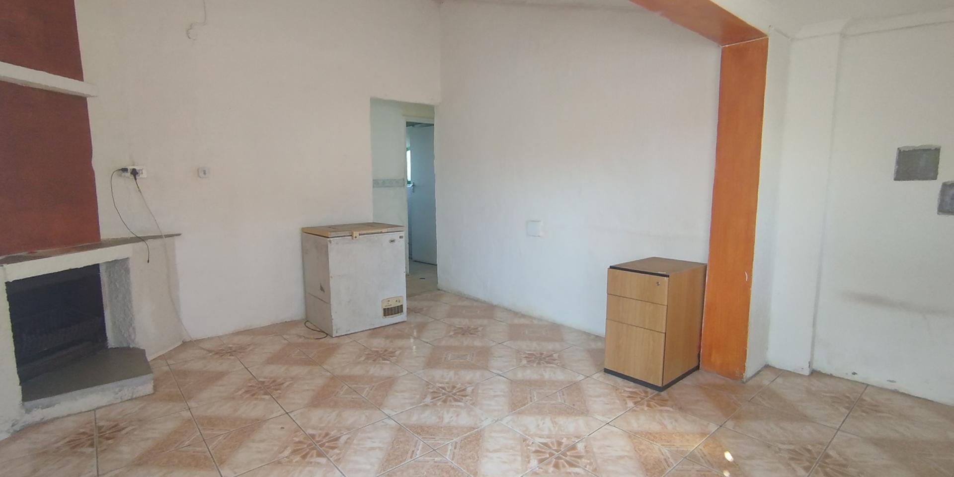 Image 4 of 6