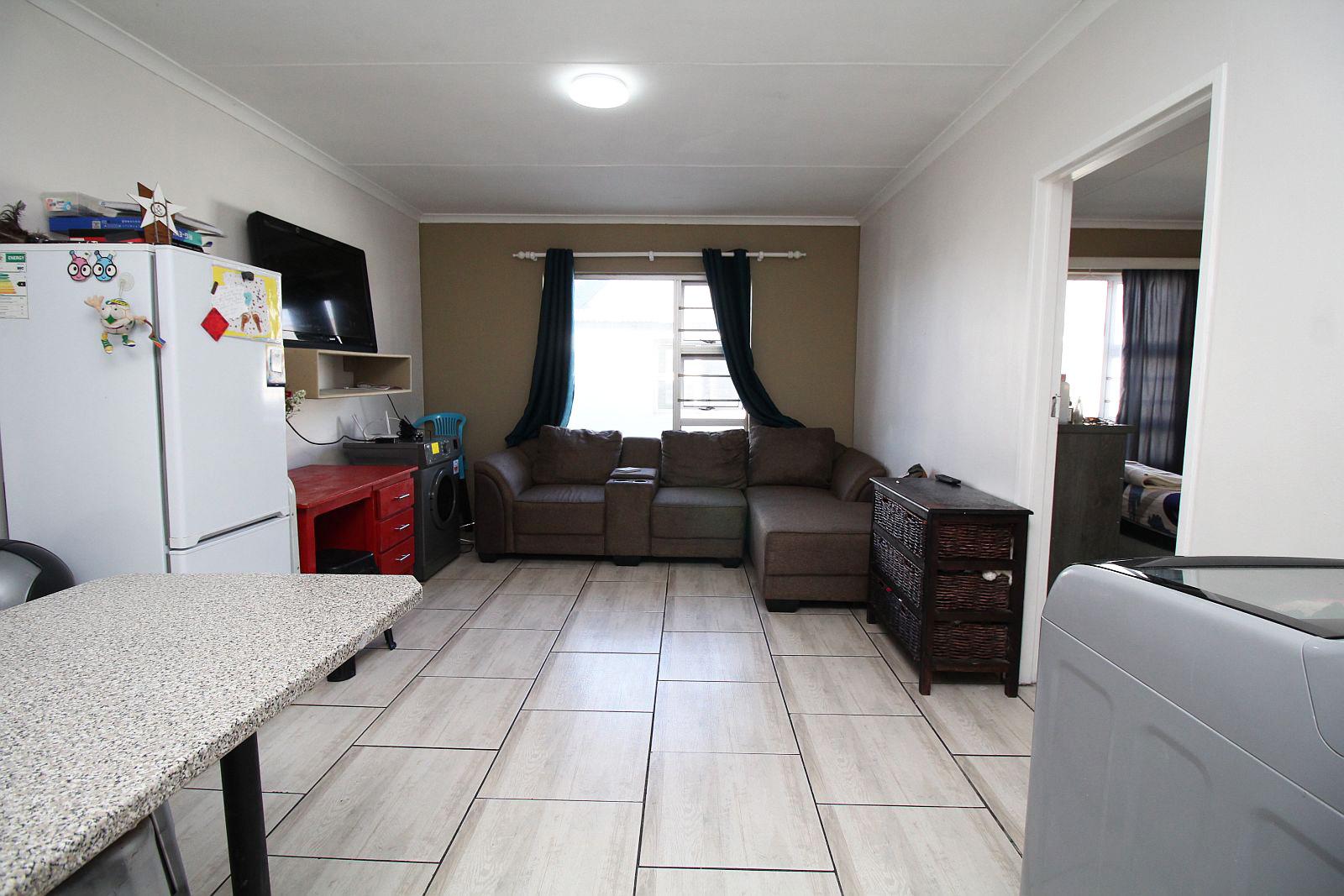 Image 4 of 6