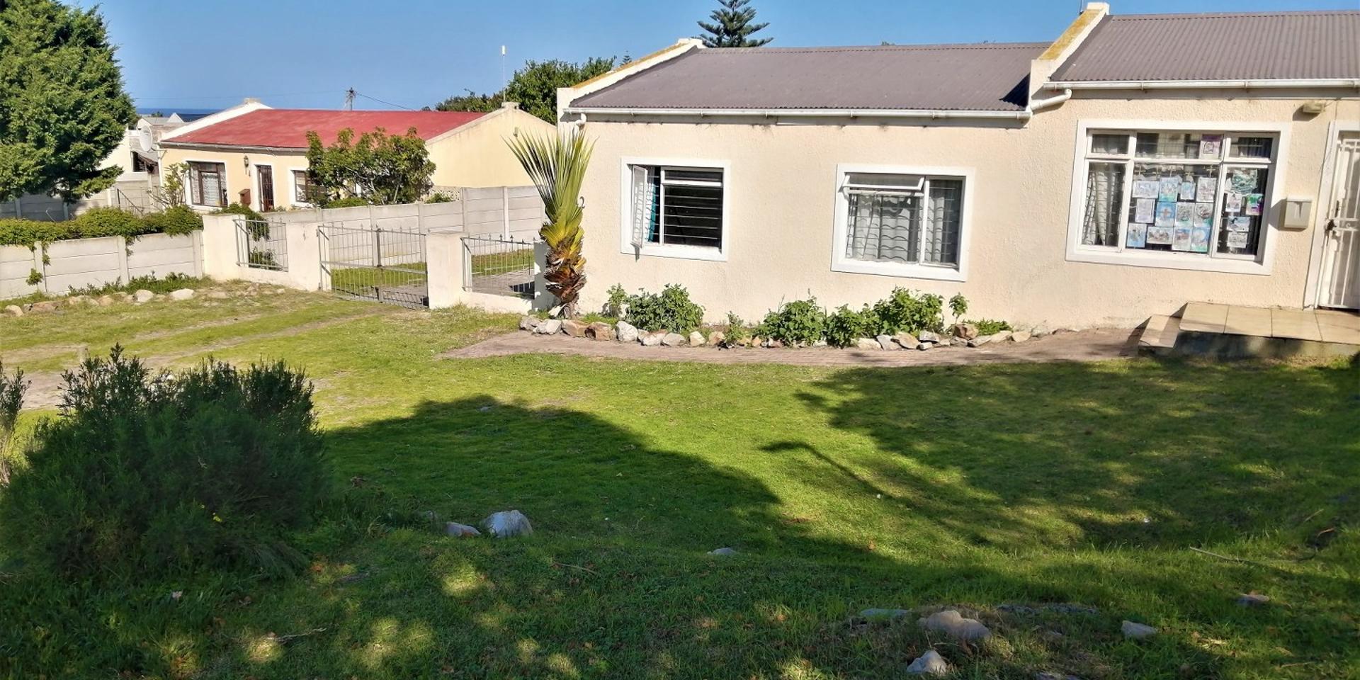 Image 4 of 6