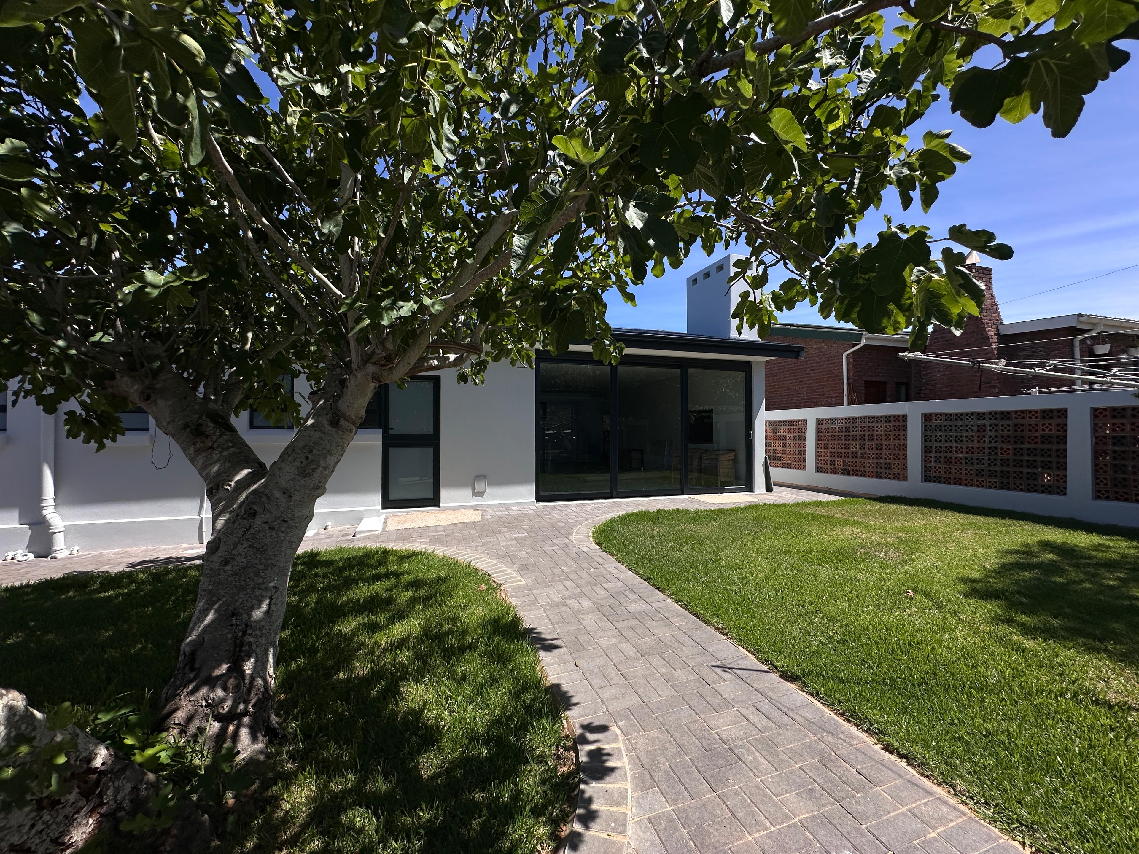 Image 2 of 6