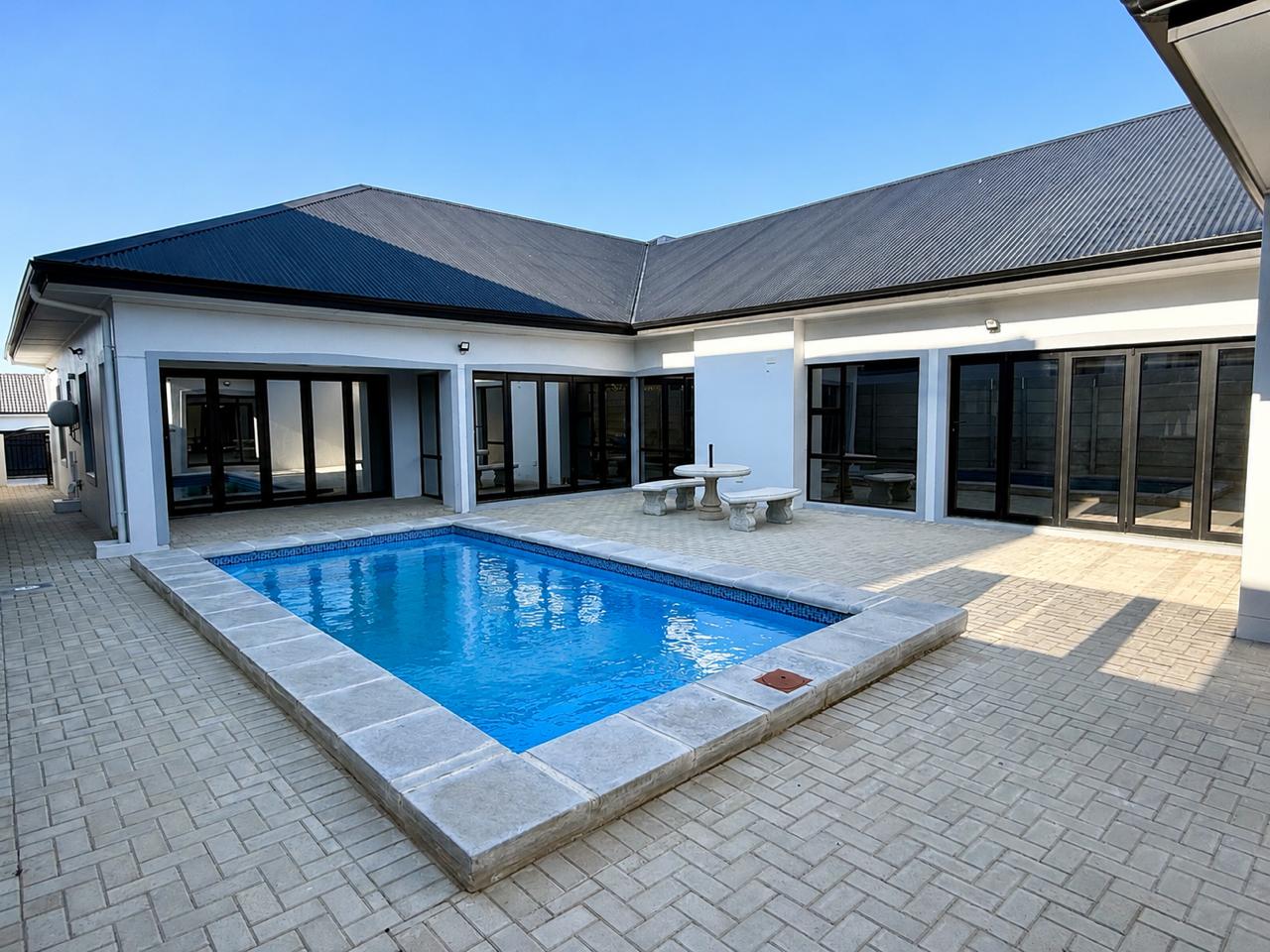 Image 4 of 6