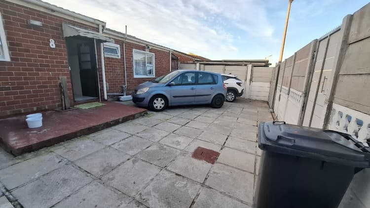 Main property image