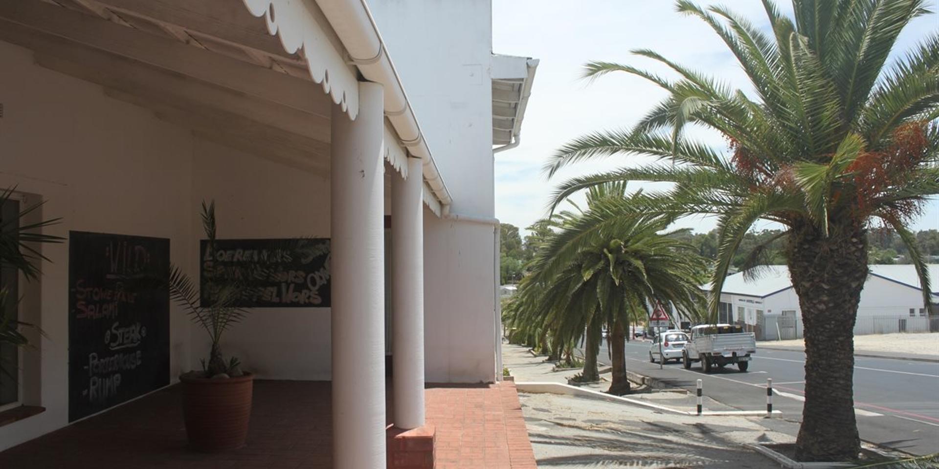 Image 2 of 6